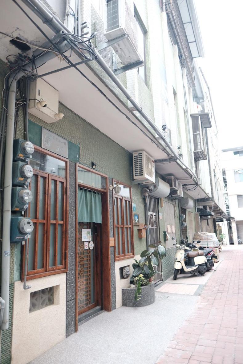 慢步南國 台南故事民宿 Slow Tainan Homestay ภายนอก รูปภาพ